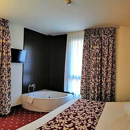 Alameda Centro 4*